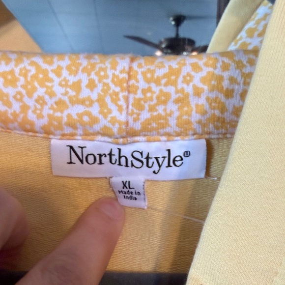 NorthStyle Sunny Yellow Tunic with Floral Patterned Cuffs and Hood Size XL - Picture 2 of 6